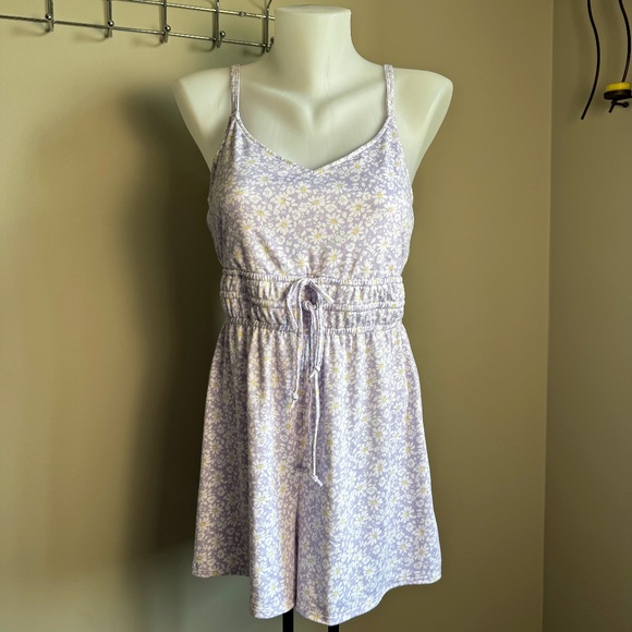 Hollister Floral Spaghetti Strap Babydoll Romper Lilac Purple Size M Outdoor Y2K - Picture 1 of 16